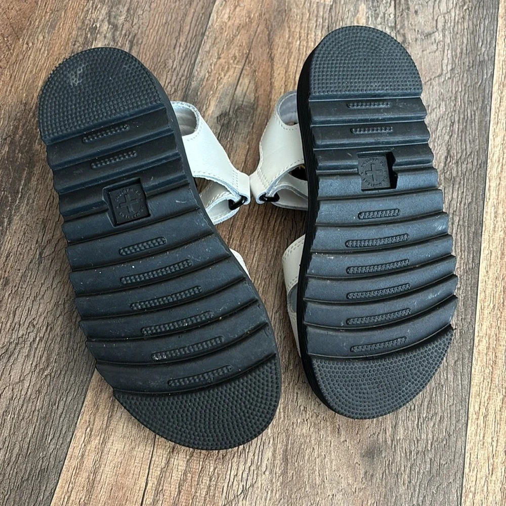 Dr. Martens White Vossie J Sandals *flawed*
